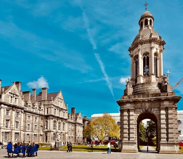 University and college transfers City rides Leicester